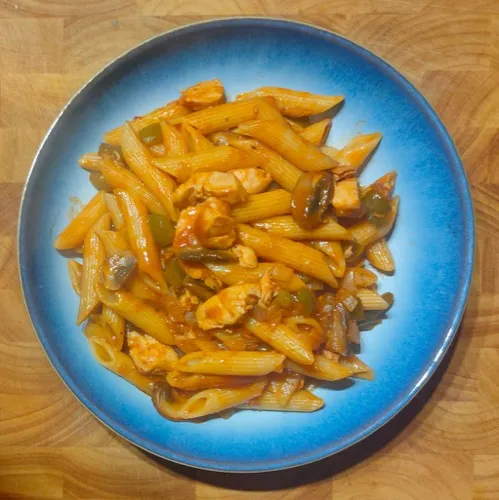 Chicken, Bacon and Mushroom Pasta (Tomato)