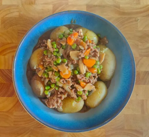 Savoury mince with new potatoes