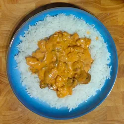 Creamy Chicken, Bacon and Mushroom Stroganoff